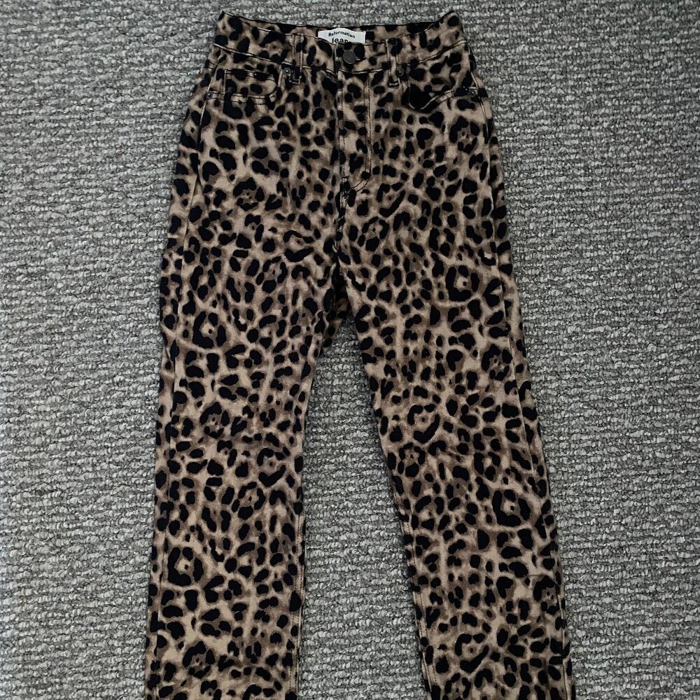 *Like New* Size 25 Reformation Leopard Straight Jeans